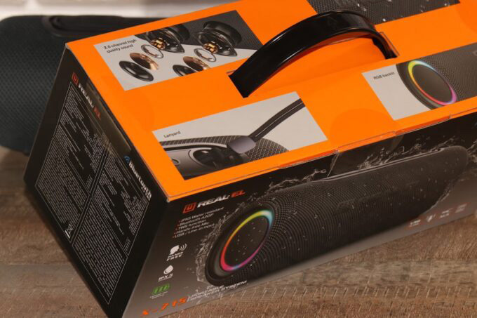 REAL-EL_X-715_portable_acoustics