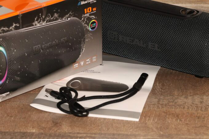 REAL-EL_X-715_portable_acoustics