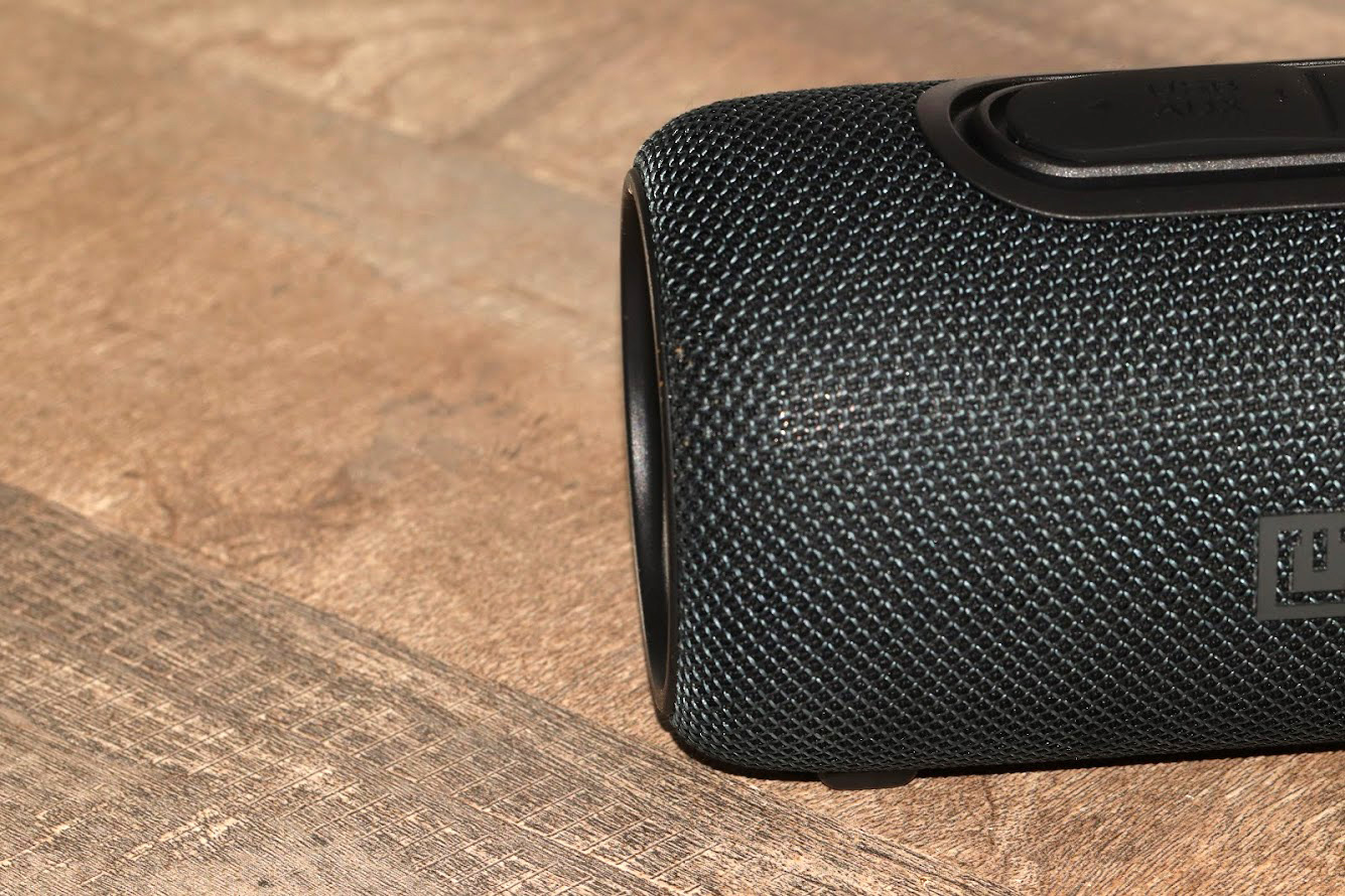REAL-EL_X-715_portable_acoustics