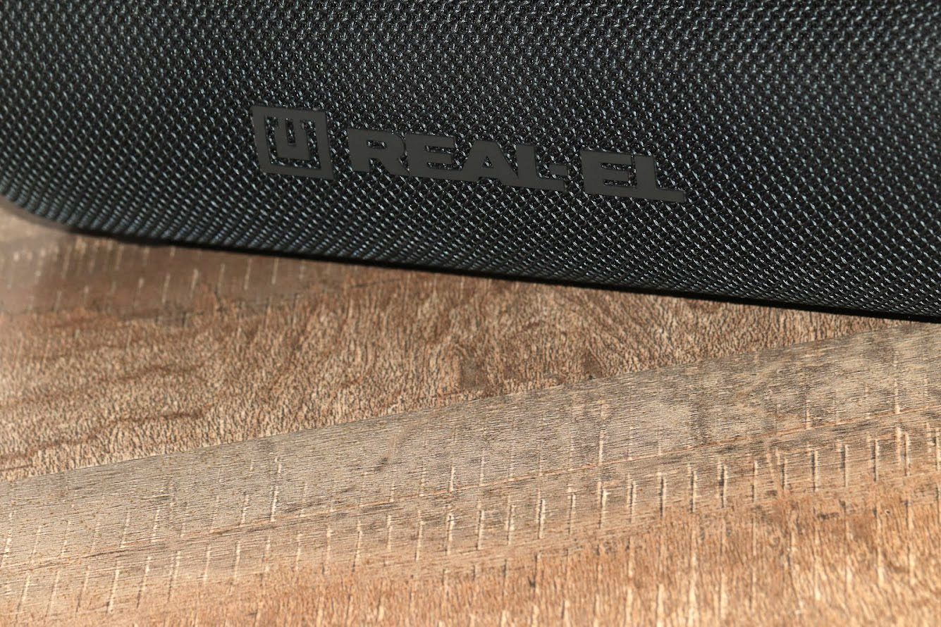 REAL-EL_X-715_portable_acoustics