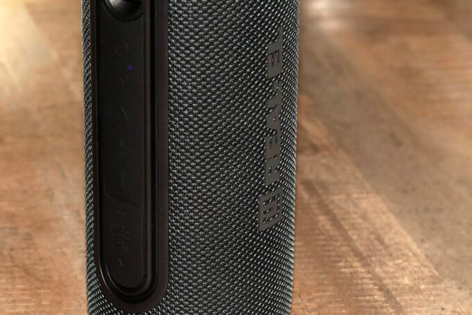REAL-EL_X-715_portable_acoustics