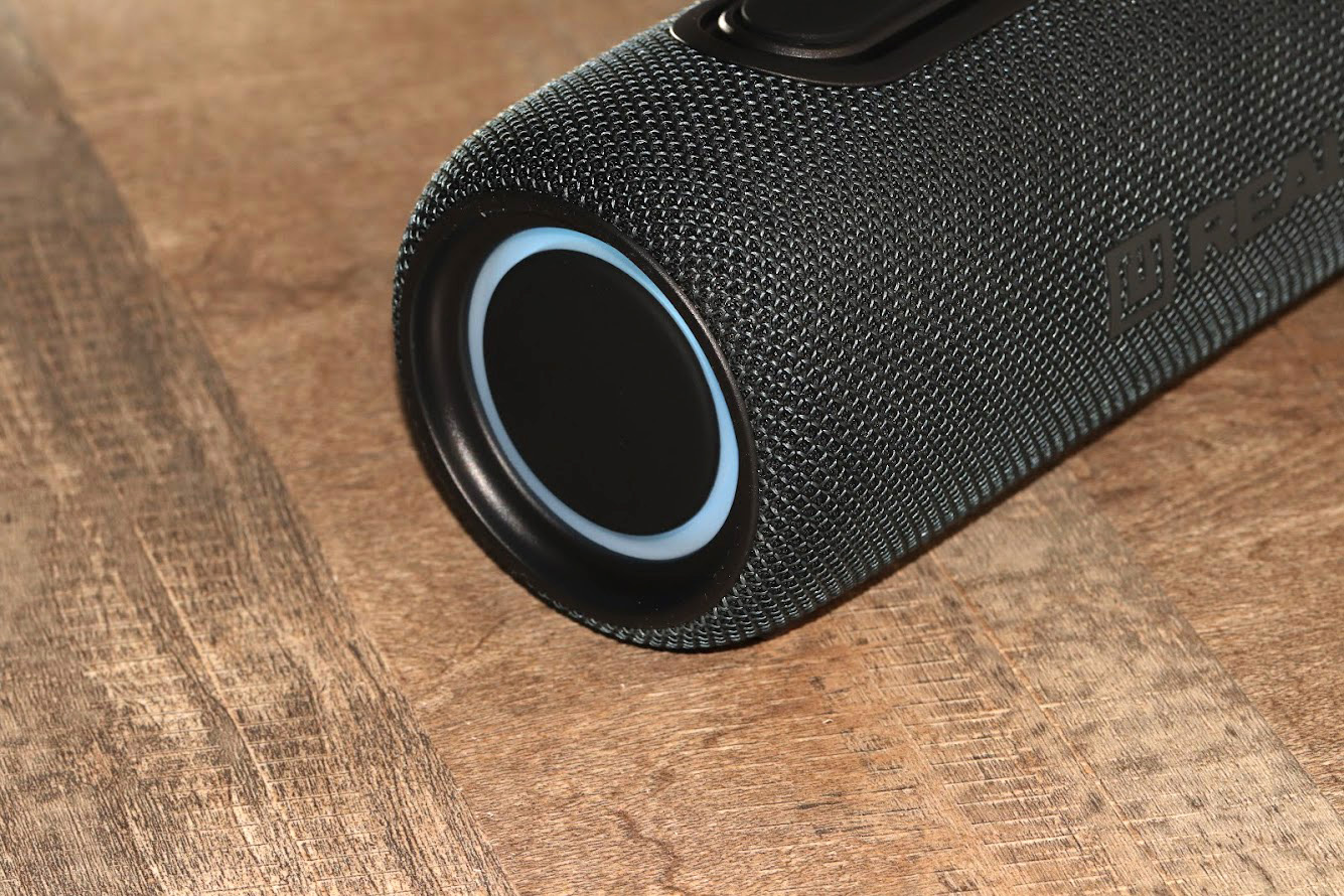 REAL-EL_X-715_portable_acoustics