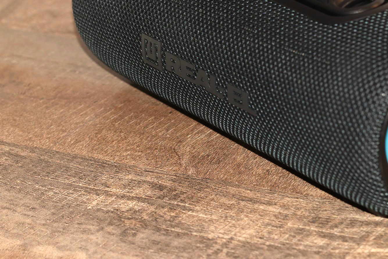 REAL-EL_X-715_portable_acoustics