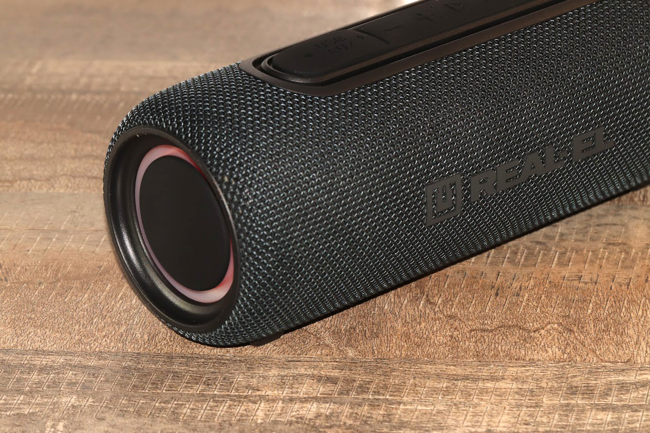REAL-EL_X-715_portable_acoustics