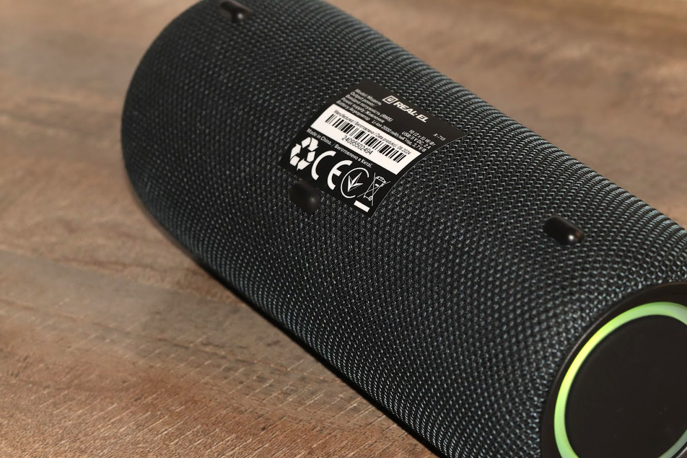 REAL-EL_X-715_portable_acoustics