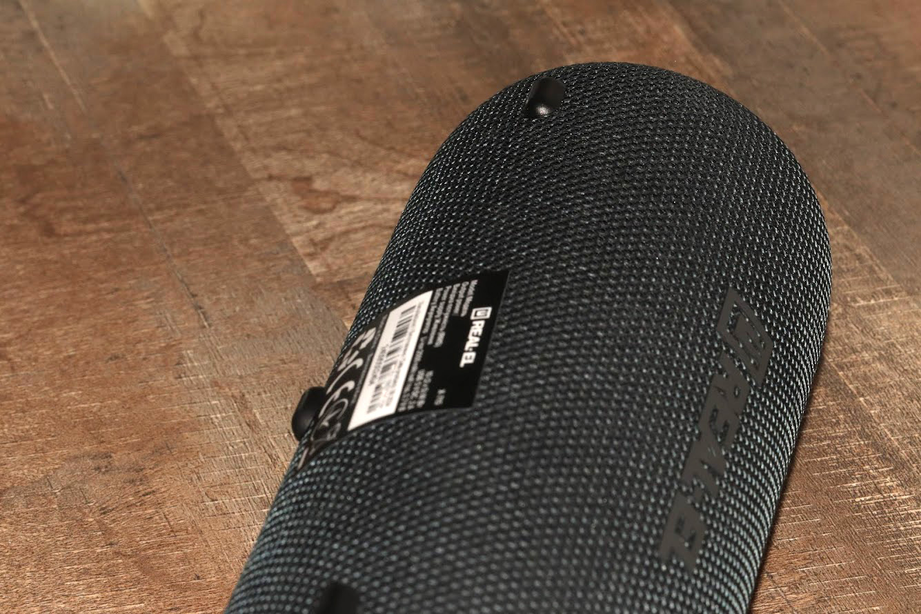 REAL-EL_X-715_portable_acoustics
