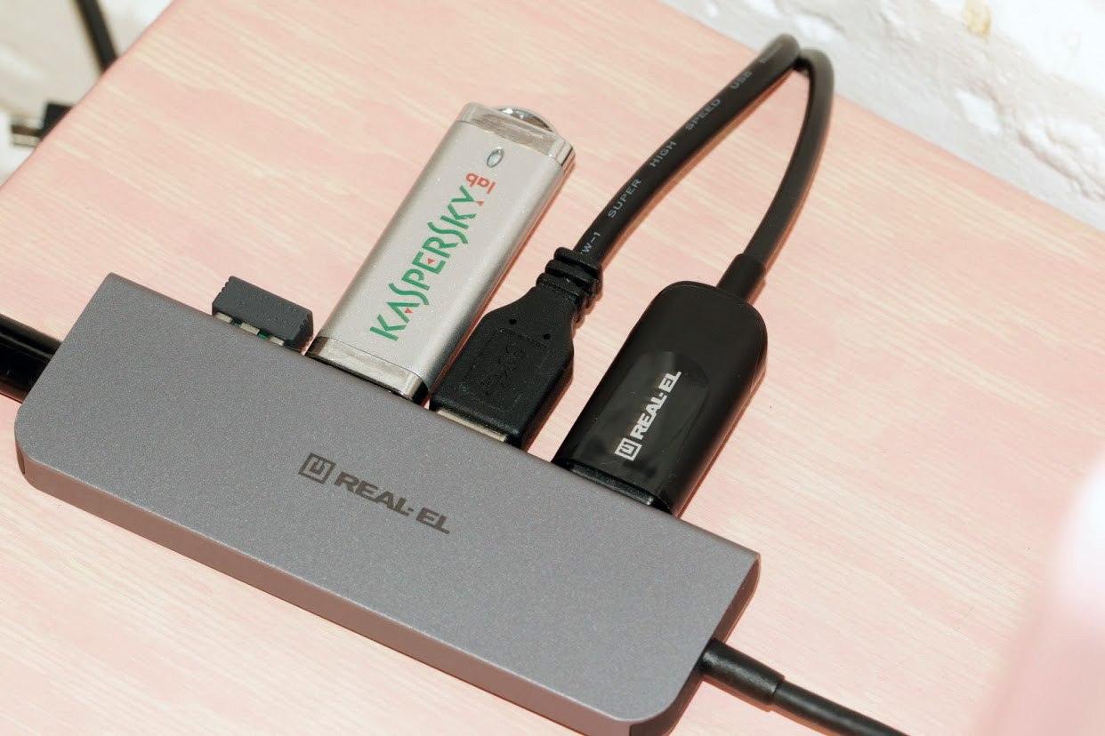 Адаптер REAL-EL CQ-700 adapter_real_el_cq_700