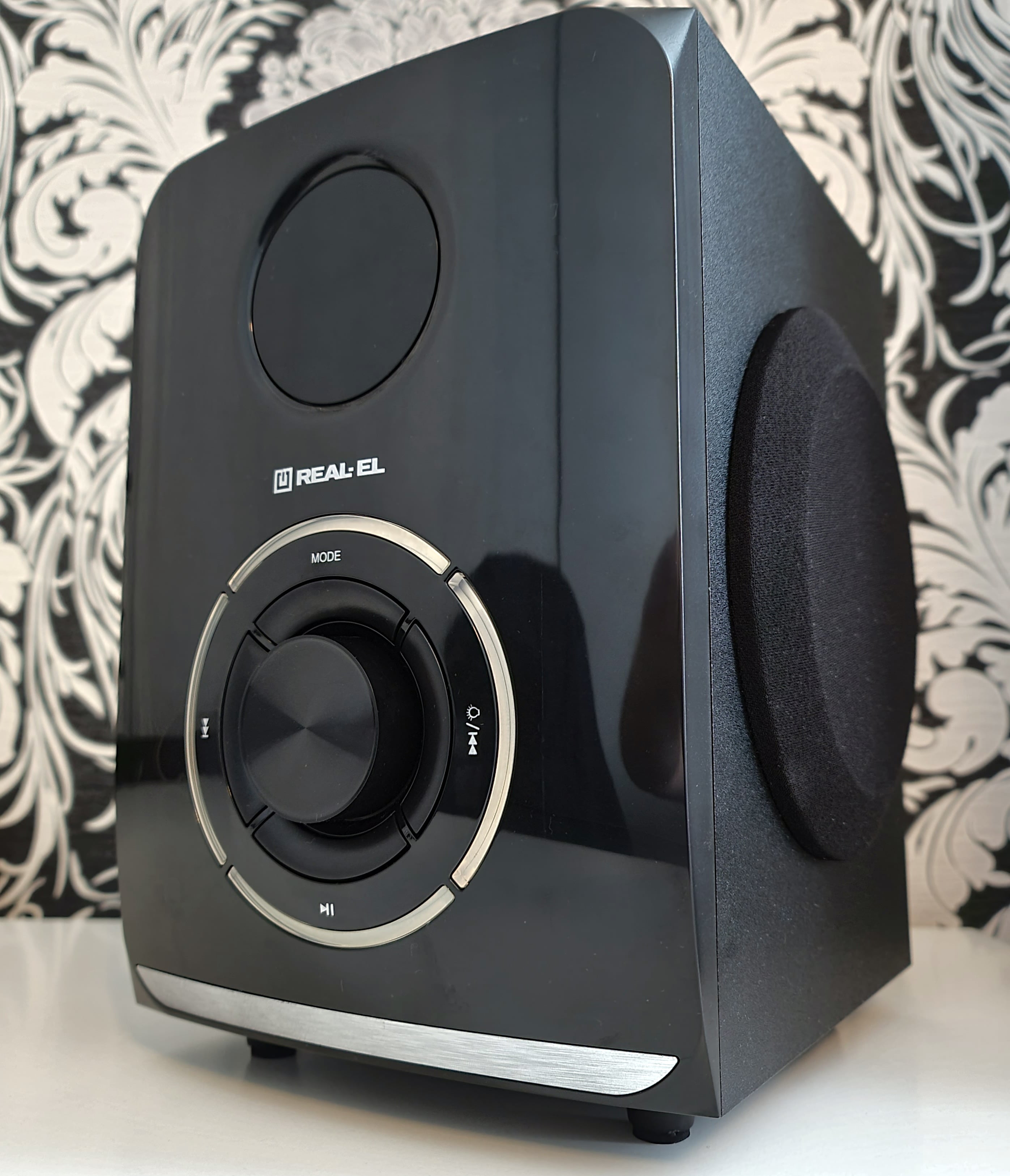 Колонки REAL-EL M-580 kolonki-real-el-m-580