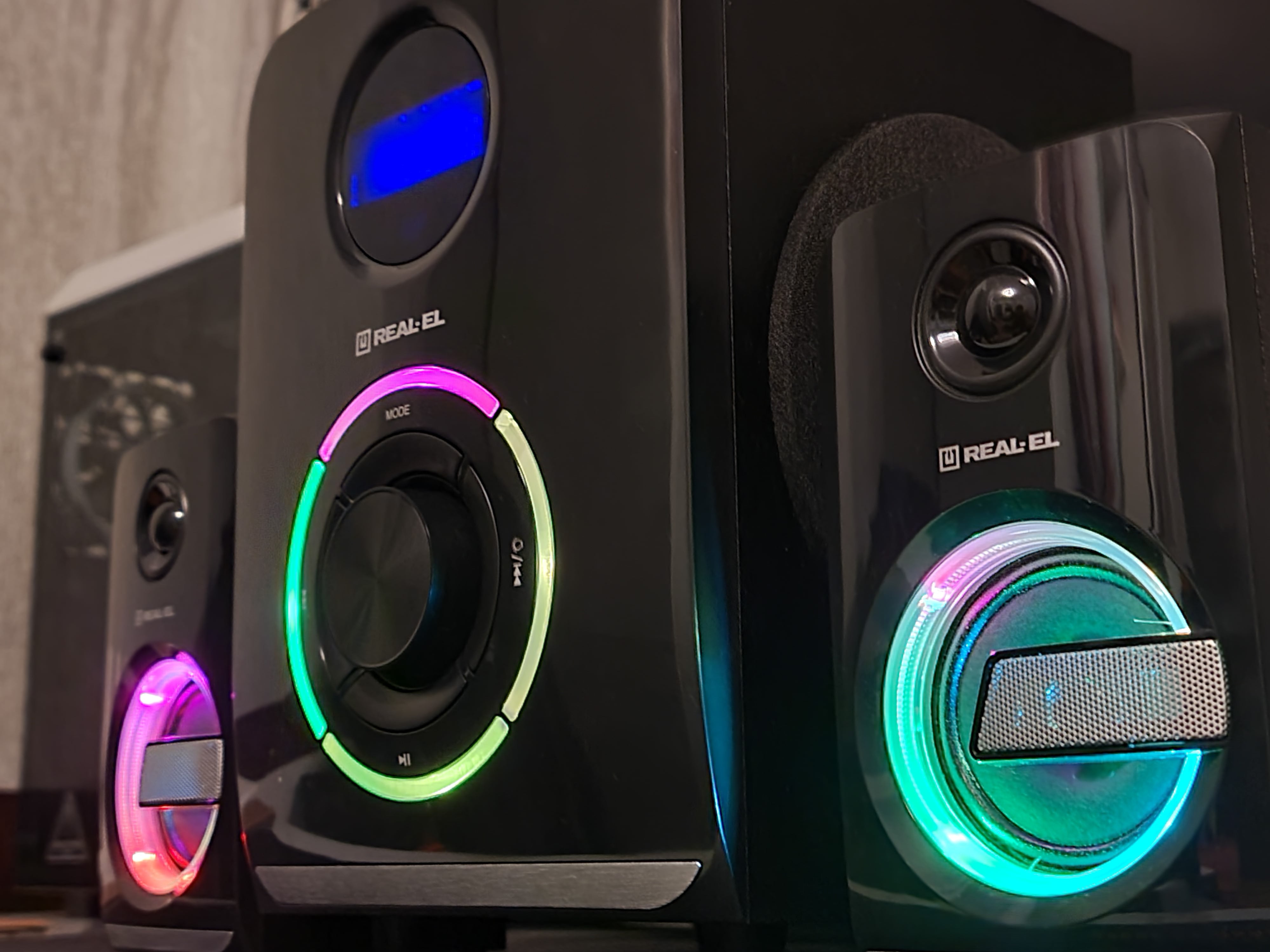 Колонки REAL-EL M-580 kolonki-real-el-m-580