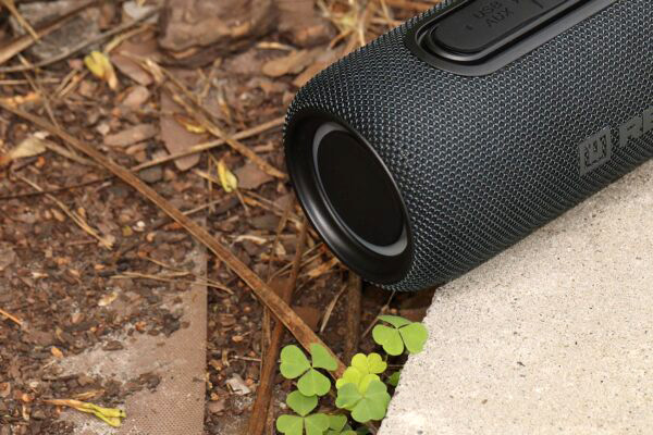 REAL-EL_X-715_portable_acoustics
