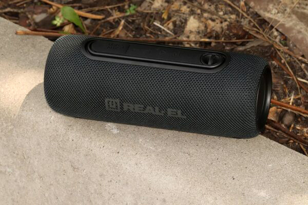 REAL-EL_X-715_portable_acoustics