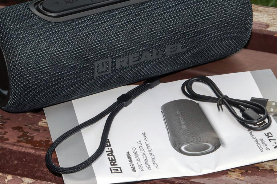REAL-EL_X-715_portable_acoustics