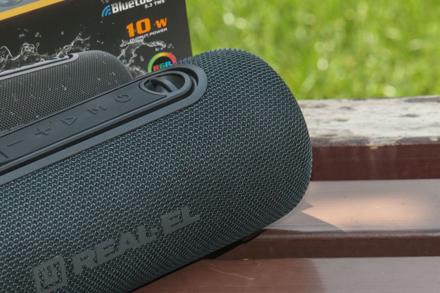 REAL-EL_X-715_portable_acoustics