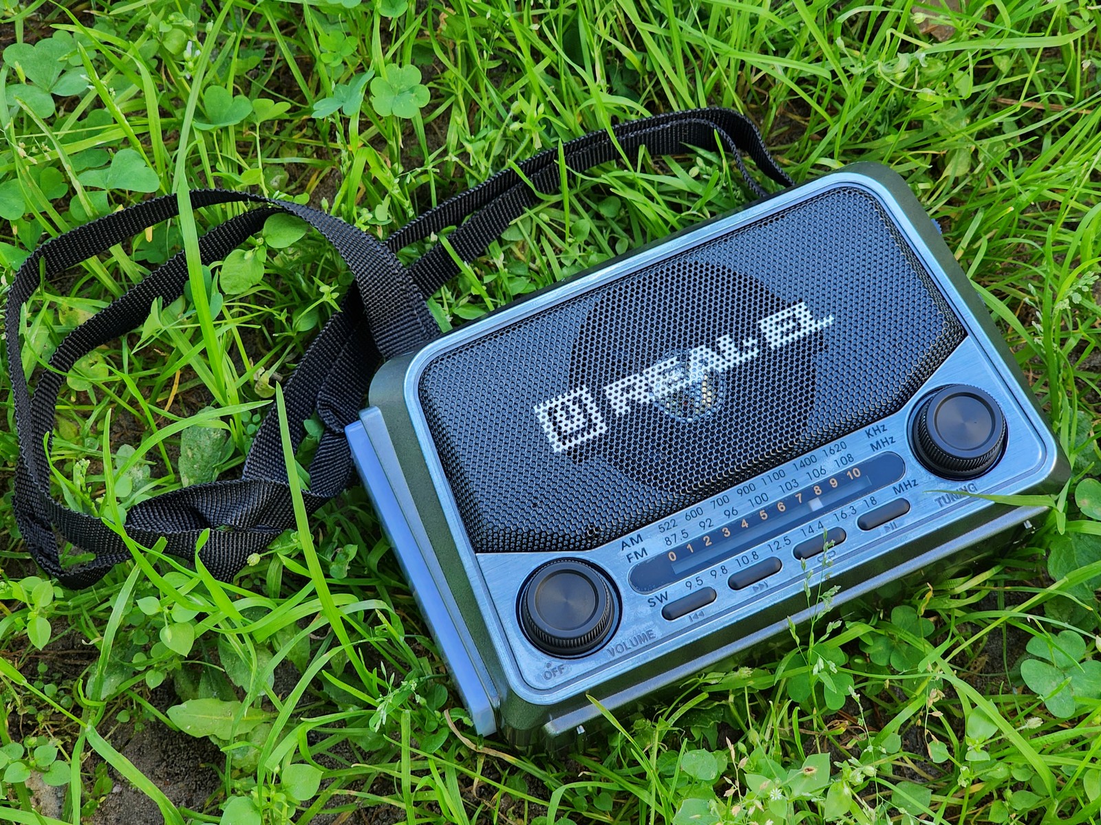Portativnij-radioprijmach-REAL-EL-X-525