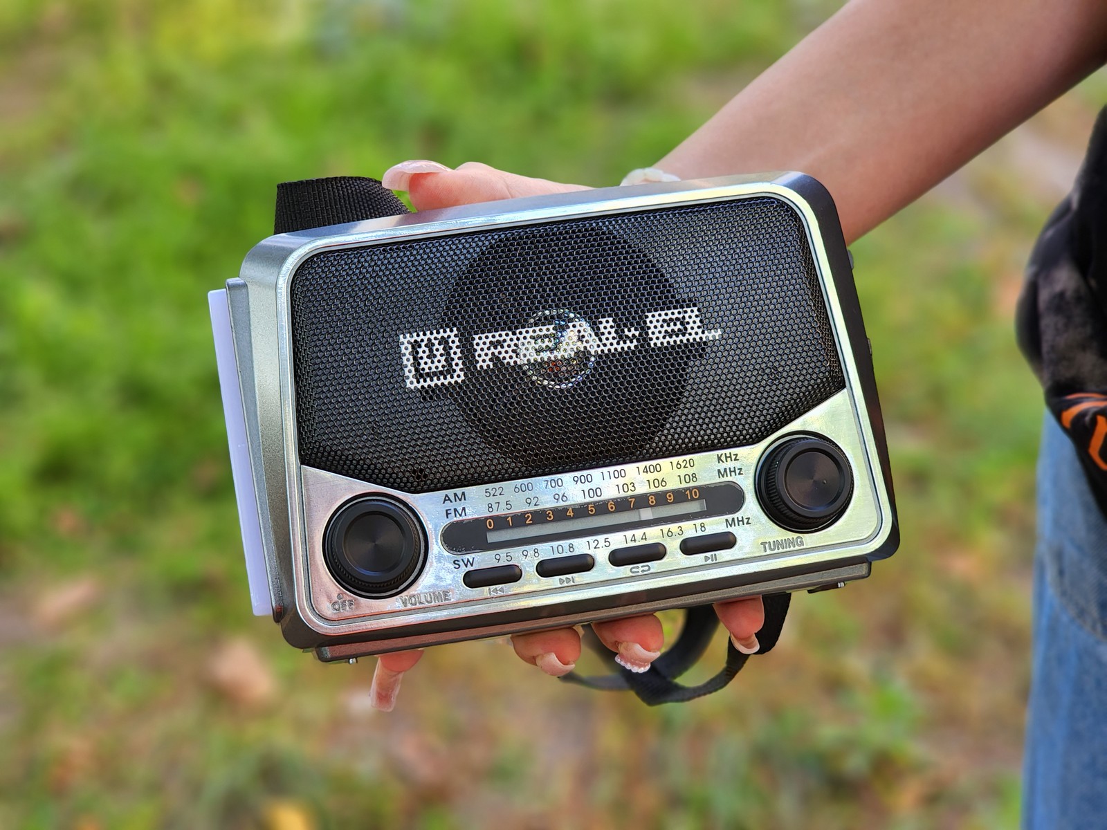 Portativnij-radioprijmach-REAL-EL-X-525