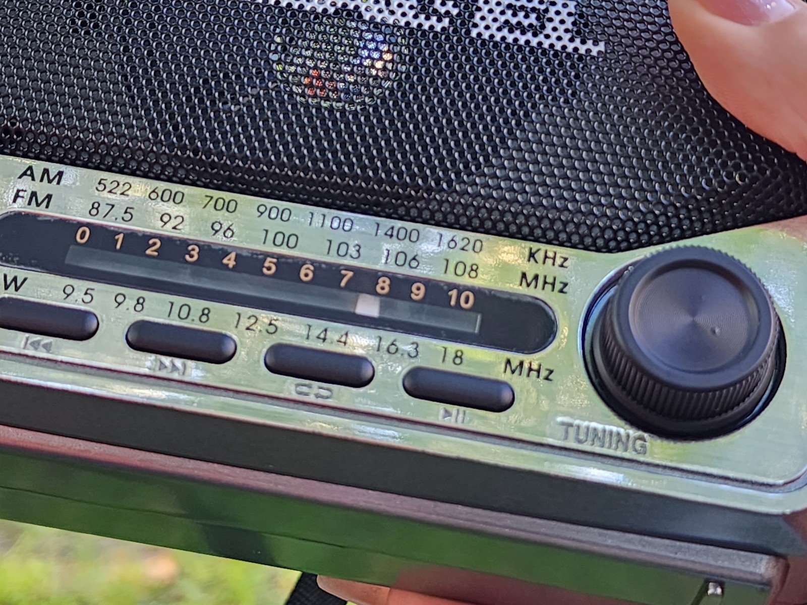 Portativnij-radioprijmach-REAL-EL-X-525