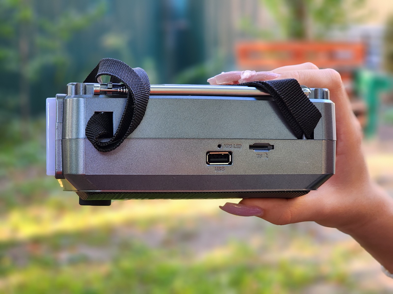 Portativnij-radioprijmach-REAL-EL-X-525