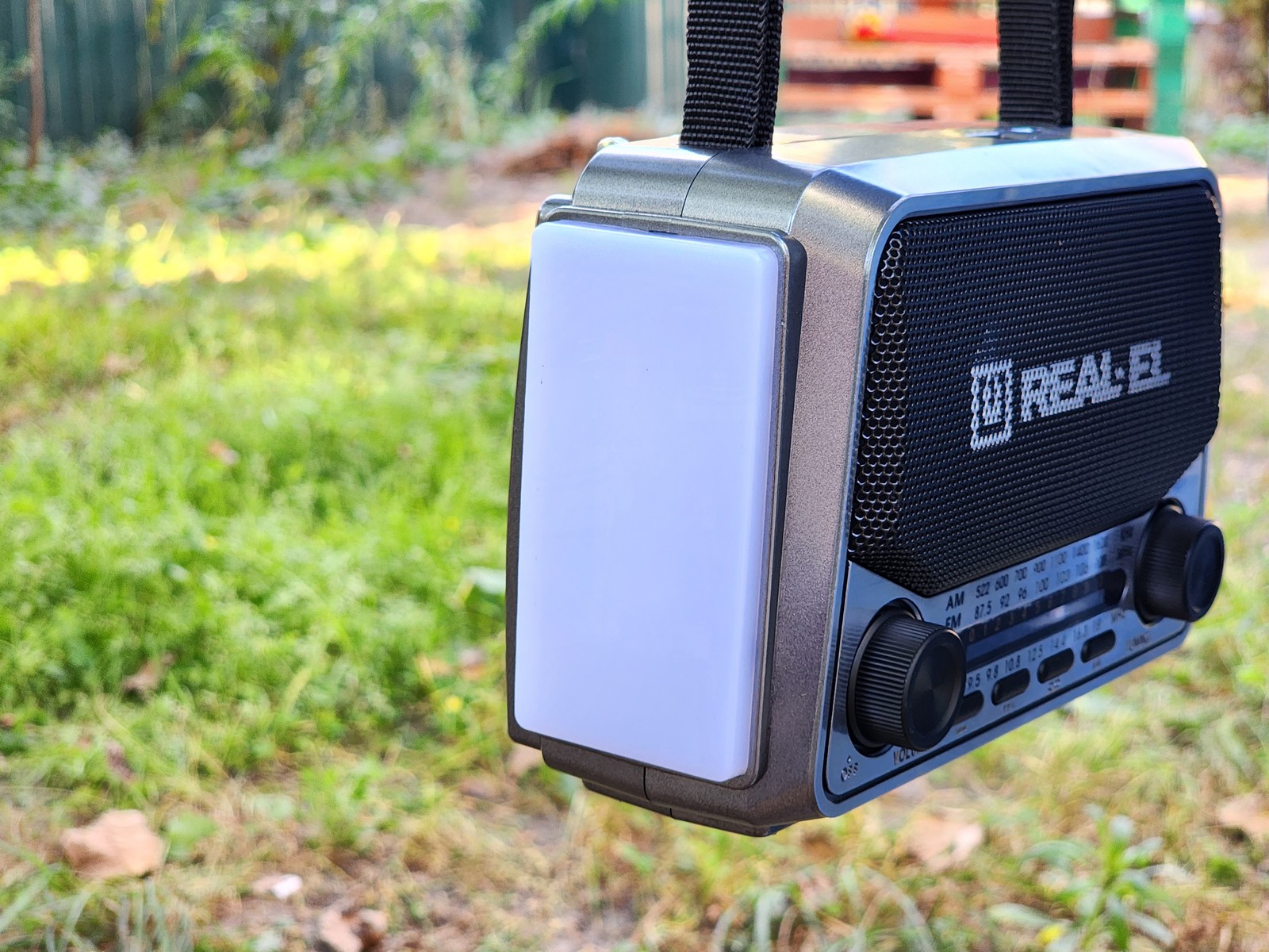 Portativnij-radioprijmach-REAL-EL-X-525