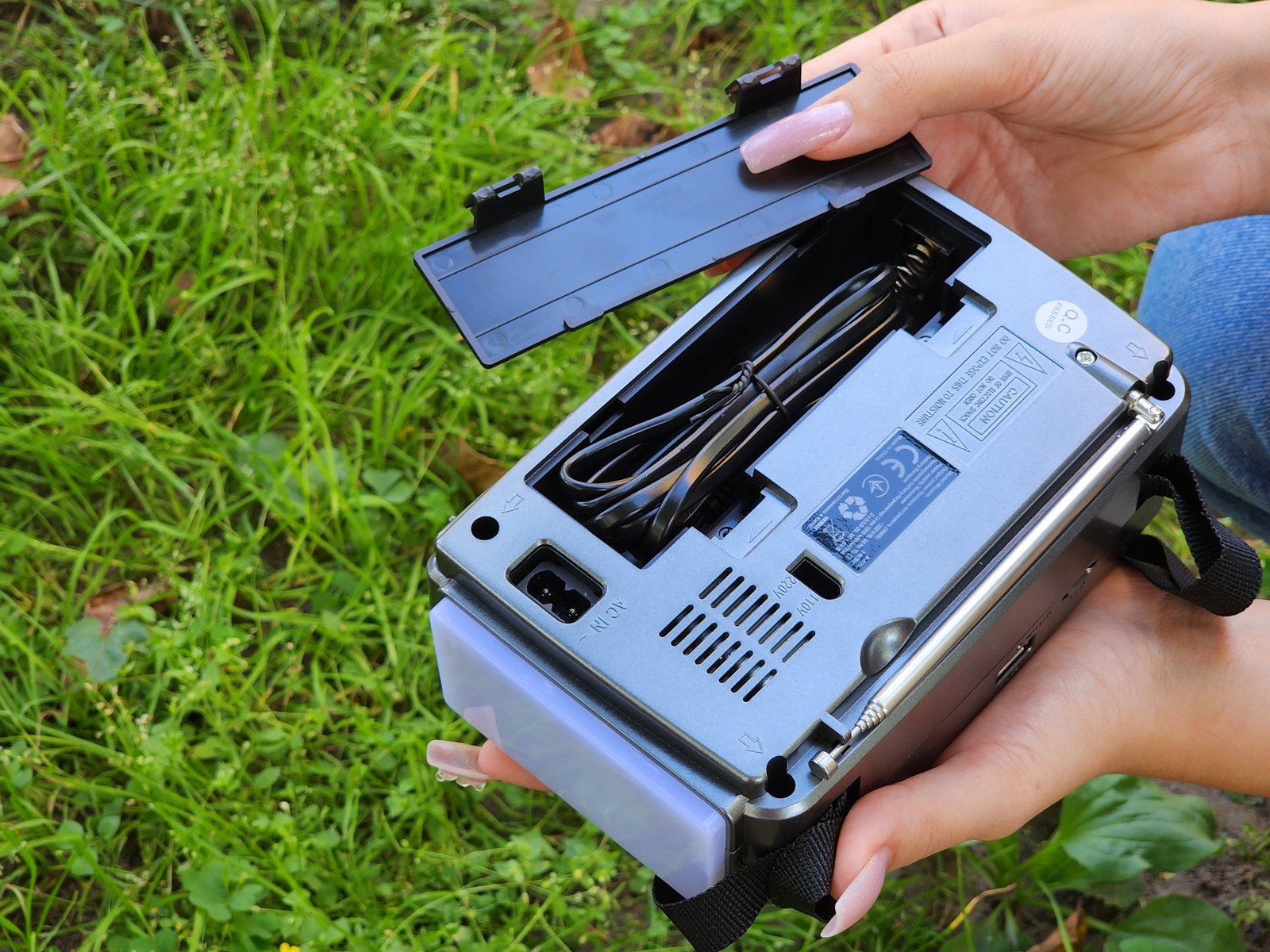 Portativnij-radioprijmach-REAL-EL-X-525