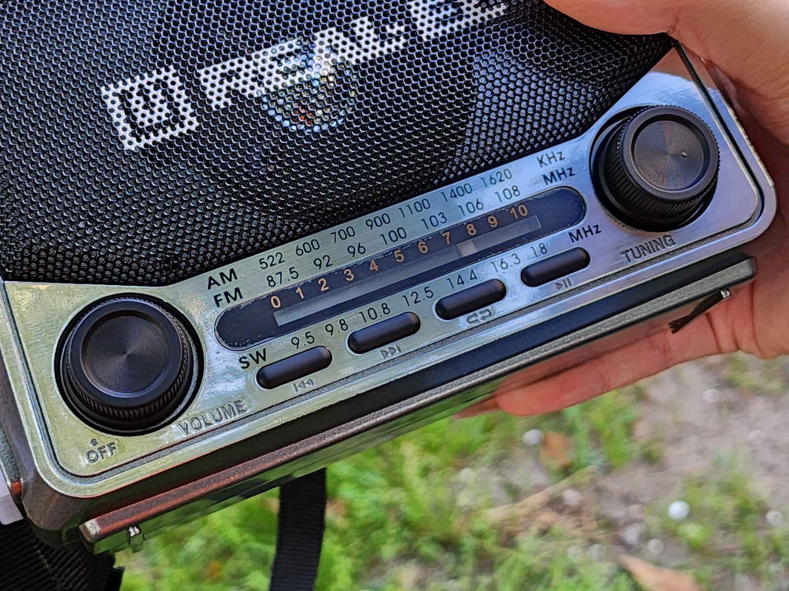 Portativnij-radioprijmach-REAL-EL-X-525